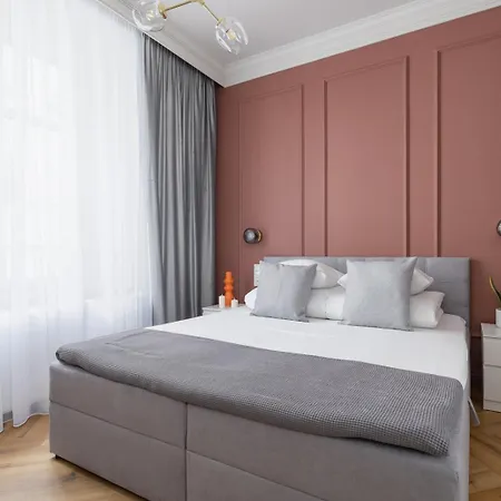 Apartment 4 Bedroom With Private Sauna And Parking *