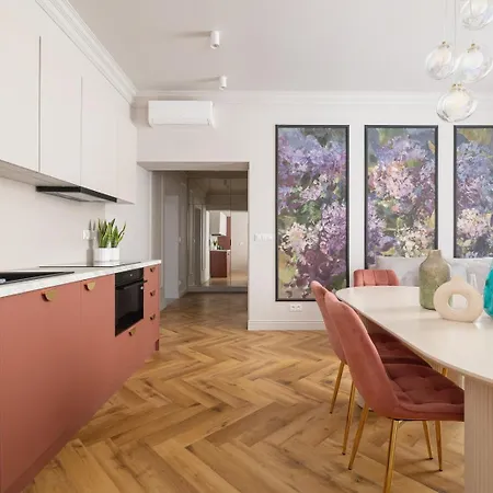 4 Bedroom With Private Sauna And Parking Appartement Krakau