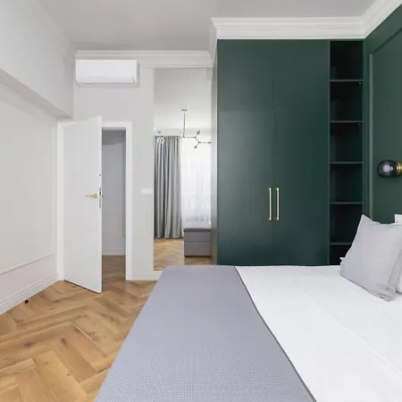 Apartment 4 Bedroom With Private Sauna And Parking