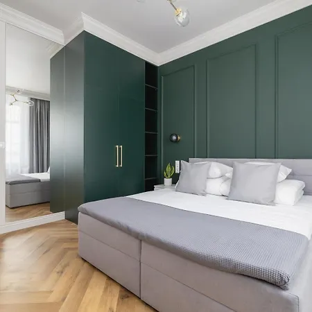 Terra- 4Br Ap With Private Sauna And Parking קרקוב