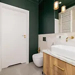 4 Bedroom With Private Sauna And Parking