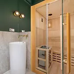 Apartament 4 Bedroom With Private Sauna And Parking