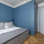 4 Bedroom With Private Sauna And Parking Appartamento *